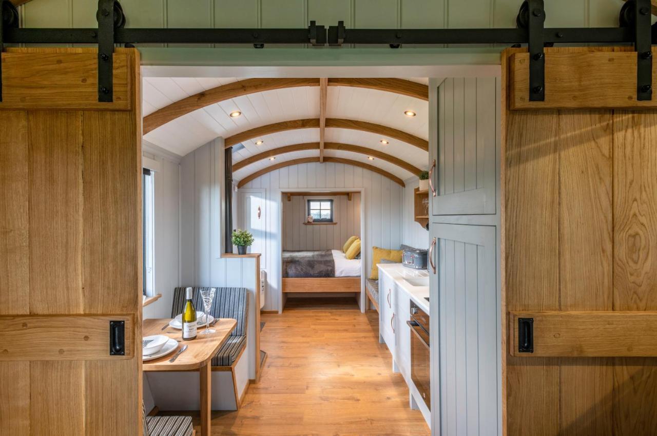 Monkwood Shepherds Hut - Ockeridge Rural Retreats Ουόρσεστερ Εξωτερικό φωτογραφία