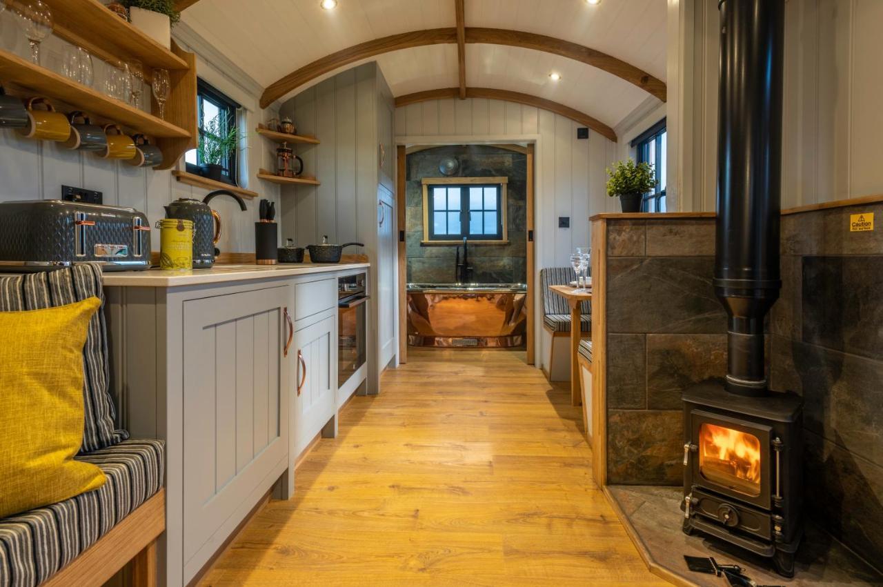 Monkwood Shepherds Hut - Ockeridge Rural Retreats Ουόρσεστερ Εξωτερικό φωτογραφία