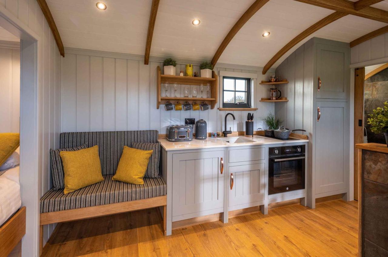 Monkwood Shepherds Hut - Ockeridge Rural Retreats Ουόρσεστερ Εξωτερικό φωτογραφία