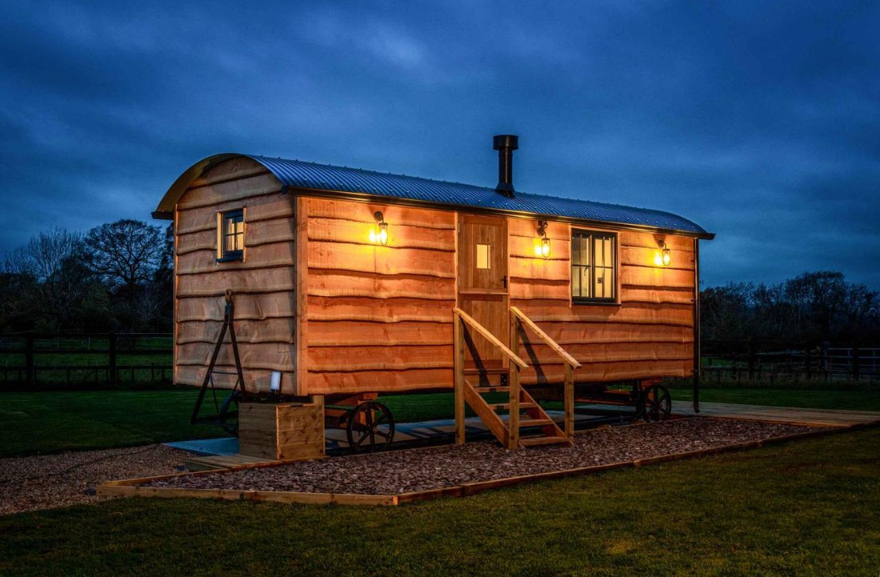 Monkwood Shepherds Hut - Ockeridge Rural Retreats Ουόρσεστερ Εξωτερικό φωτογραφία