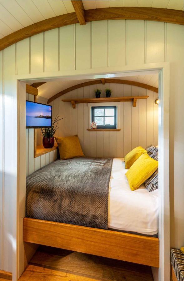 Monkwood Shepherds Hut - Ockeridge Rural Retreats Ουόρσεστερ Εξωτερικό φωτογραφία